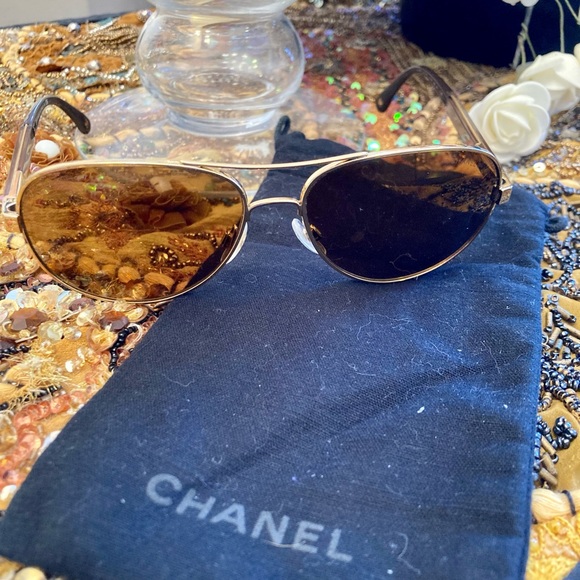 CHANEL Accessories - CHANEL- Collection Miroir aviator sunglasses
